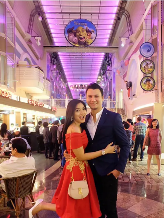 Bagi Tikam, berlayar bareng keluarga yang ditunggu-tunggu sejak lama. (Foto: Instagram/@titi_kamall)