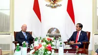 Bertemu Jokowi, Ketua WEF Tekankan Pentingnya Integrasi AI dalam Diskusi Ekonomi