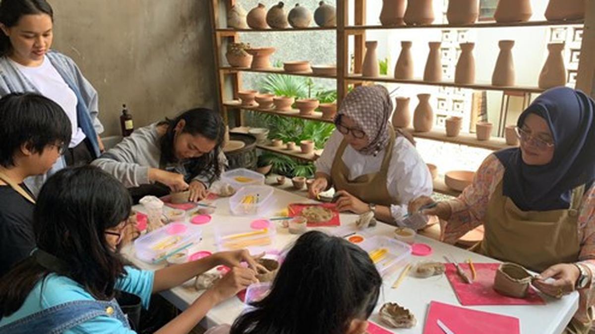 Kolaborasi Matahati Ceramics dan Mahasiswa UMM, Cara Unik Perkenalkan ...