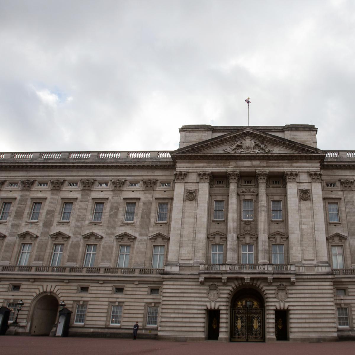 Mengintip Megahnya Ruangan-Ruangan Buckingham Palace di ...