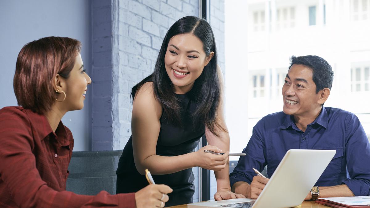 6 Contoh Kalimat Cerdas tapi Tidak Berbobot, Seni Berbicara Indah Tanpa Substansi