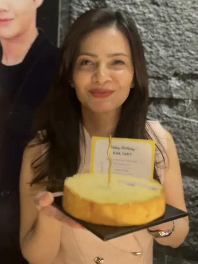 Kejutan Ulang Tahun Cut Tary di Usia 47. [@cuttaryofficial]