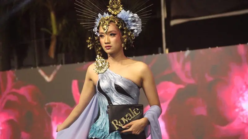 karya busana kreatif di Jember Fashion Carnaval (JFC) 2024