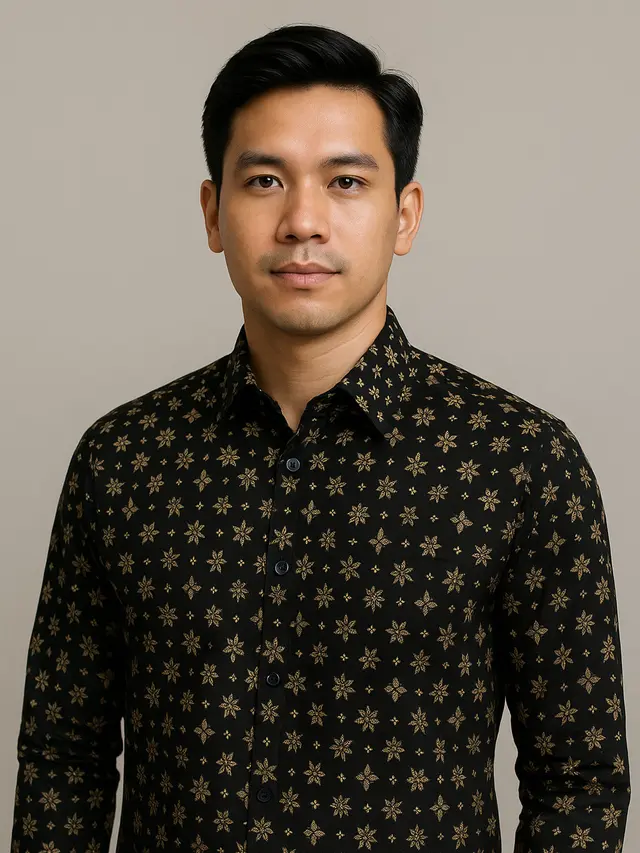 Model Baju Batik Pria Kombinasi Hitam/Ilustrasi oleh AI