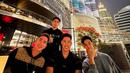 <p>Kakak beradik ini sempat berlibur bersama ke Dubai. Mereka berpose di Burj Khalifa. (Foto: Instagram/ bramastavrl)</p>