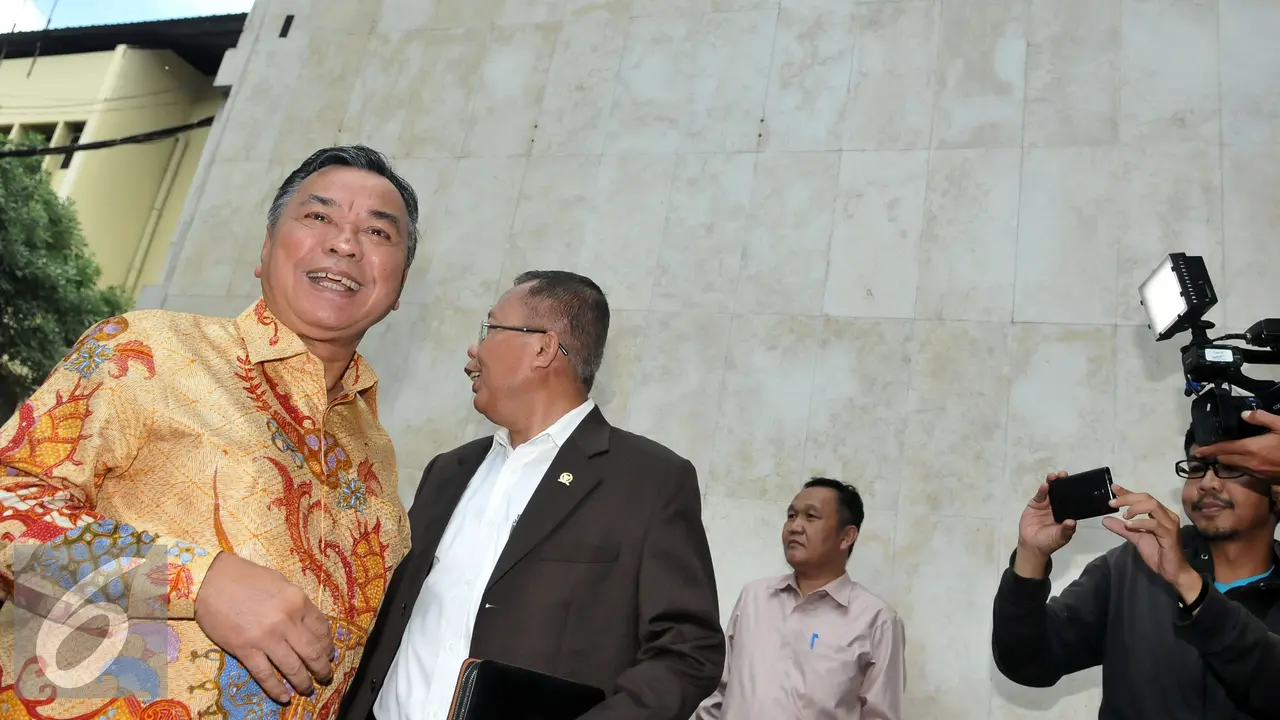 20160301-Ketua-Fraksi-PPP-Jenguk-Ivan-Haz-Jakarta-JT