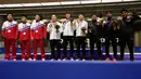 Tim peraih medali berpose dalam upacara penghargaan menembak pistol cepat nomor 25 meter beregu putra di Fuyang Yinhu Sports Centre pada Asian Games ke-19 di Hangzhou, China, Senin, 25 September 2023. (AP Photo/Aijaz Rahi)
