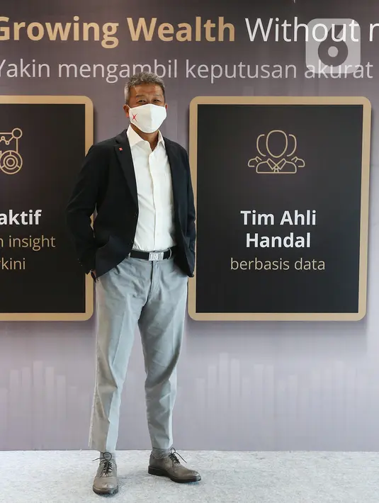 Consumer Banking Director PT Bank DBS Indonesia Rudy Tandjung saat sesi foto konpers virtual DBS Treasures “Intuitive Wealth Management, Empower Confident Decision" di Jakarta, Selasa (16/03/2021). (Liputan6.com/Fery Pradolo)