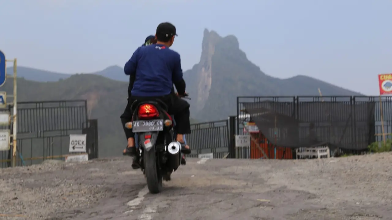 Libur Lebaran, Ribuan Wisatawan Kunjungi Gunung Kelud Setiap Hari