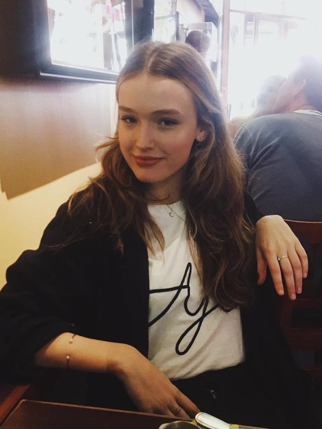 6 Potret Maddison Brown, Gadis yang Dikabarkan Kekasih Baru Liam Hemsworth