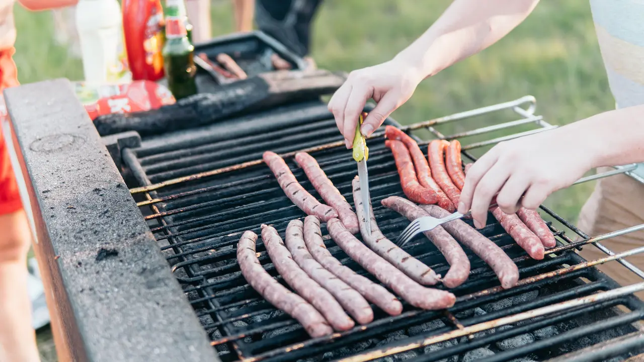 Ilustrasi Barbeque Sosis