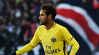 6. Neymar Jr (Nike Neymar Jr Marcurial Vapor XI) - Pemain termahal dunia tidak kalah gagah saat menggunakan sepatu Nike edisi dirinya yang menghasilkan gol tunggal kontra tuan rumah Toulouse FC. (AFP/Pascal Pavani)