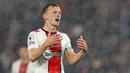 Pemain Southampton, James Ward-Prowse bereaksi pada laga lanjutan Liga Inggris 2022/2023 melawan Bournemouth di St Mary's Stadium, Southampton, Inggris, 27 April 2023. James Ward-Prowse berhasil mencatatkan 11 gol dan 5 assist dalam 45 penampilan di semua ajang bersama The Saint. Sang kapten dikenal sebagai spesialis tendangan bebas. (AFP/Adrian Dennis)