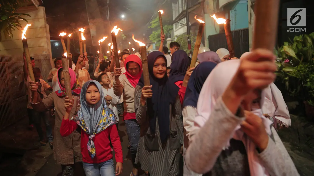 PHOTO: Kemeriahan Pawai Obor Sambut Tahun Baru Islam 1439 H