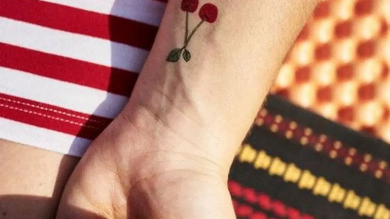 10 Tato yang Bikin Pecinta Buah-buahan Iri Maksimal
