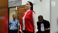 Kehamilan Jennifer Dunn mulai tercium usai kemunculannya dalam sidang terdakwa di Pengadilan Negeri Jakarta Selatan.