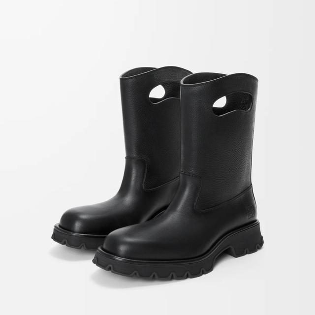 Sepatu Bot Loewe Justin Bieber Mencuri Perhatian di Coachella 2026