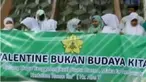 Peringatan Hari Valentine ditolak sejumlah elemen masyarakat, hingga Komite Penanggulangan Kanker Nasional menggelar seminar edukasi kanker.