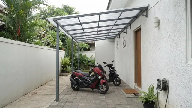 Desain Kanopi Samping Rumah untuk Area Penyimpanan Motor