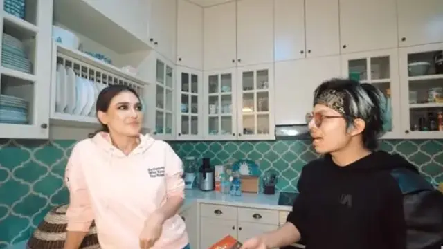 Dapur Estetik Luna Maya: Kebebasan Desain dengan Warna Hijau Toska