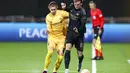 <p>Penyerang Bodo/Glimt, Ola Solbakken (kiri) dan bek Arsenal Rob Holding berebut bola pada pekan ke-4 Grup A Liga Europa 2022/2023 di Aspymra Stadion, Norwegia, Kamis malam (13/10/2022). Gol semata wayang Arsenal dicetak Bukayo Saka. (Photo by Mats Torbergsen / NTB / AFP)</p>