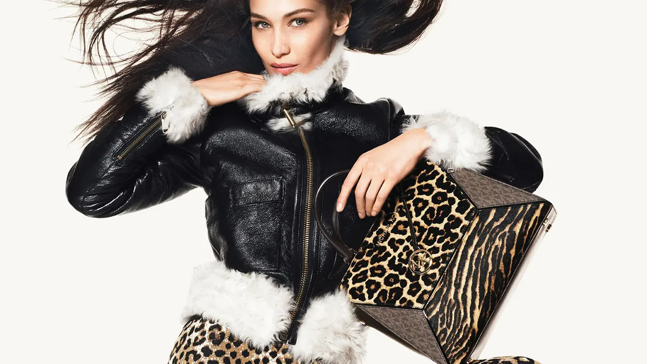 Bella Hadid untuk Michael Kors