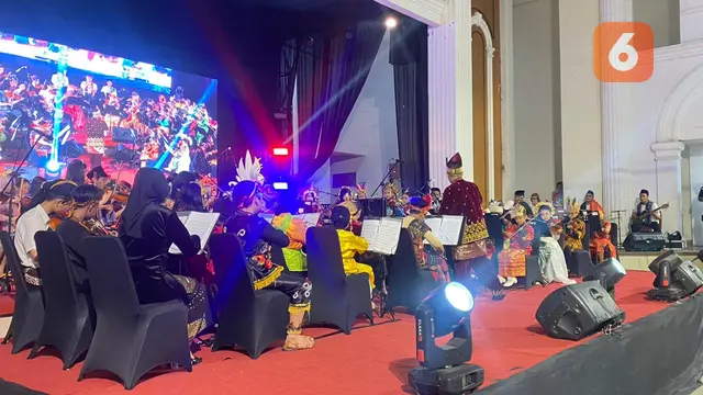 Konser tunggal orchestra Sukabumi Violin Community bertajuk Budaya Nusantara, di Gedung Juang Kota Sukabumi (Liputan6.com/Fira Syahrin).