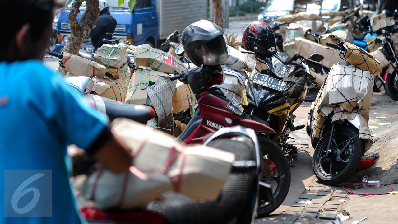 20150629-Pengiriman Barang Via Kereta Api-Jakarta