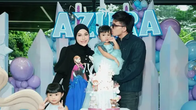 Penampilan Aurel Hermansyah di Ulang Tahun Azura ke-2. [@aurelie.hermansyah]