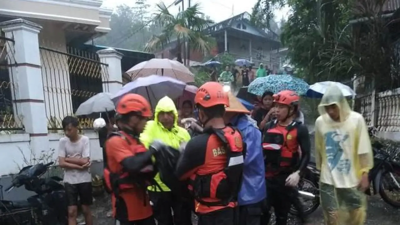 Setelah melakukan pencarian intensif, korban yang merupakan warga Kota manado ini ditemukan dalam keadaan meninggal dunia pada, Jumat (21/3/2025).