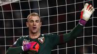 Joe Hart disarankan untuk tetap melanjutkan karier di Italia. (AFP/Marco Bertorello)
