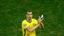 Penyerang Swedia, Zlatan Ibrahimovic kecewa usai pertandingan grup E piala Eropa 2016 di Stade de Nice, Prancis, (22/6). Swedia gagal lolos lantaran hanya mengoleksi dua poin dari tiga laga. (REUTERS / Yves Herman)