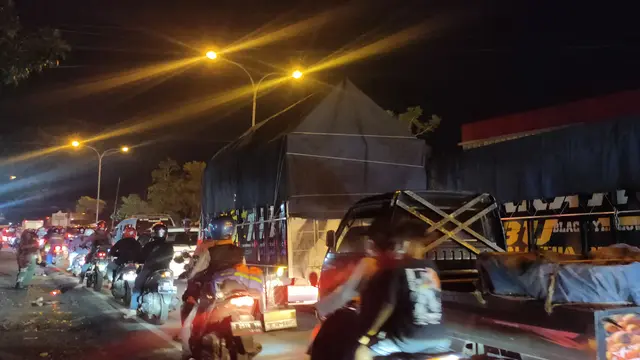 Info Mudik 2022: Puluhan Ribu Kendaraan Pemudik Melintas di Pantura Cirebon