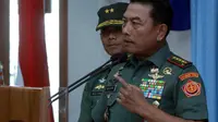 Wakil Ketua Komisi I DPR, TB Hasanuddin, mempertanyakan dasar pengangkatan penasihat untuk Panglima TNI.