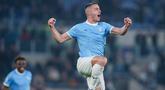 Pemain Lazio, Adam Marusic, melakukan selebrasi setelah mencetak gol ke gawang Sassuolo pada laga pekan ke-28 Serie A 2025/2026 di Stadion Olimpico, Selasa (10/4/2026) dini hari WIB. (Alfredo Falcone/LaPresse via AP)
