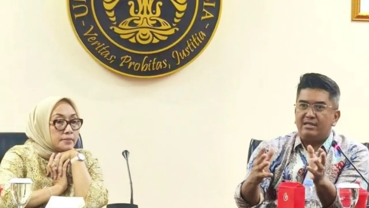 Rektor UI Heri Hermansyah dan Menteri PPPA Arifatul Choiri Fauzi bertemu di Kampus UI.