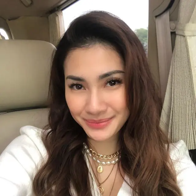 6 Potret Demmy Febriana, Pemeran Emily di Sinetron Love Story The Series
