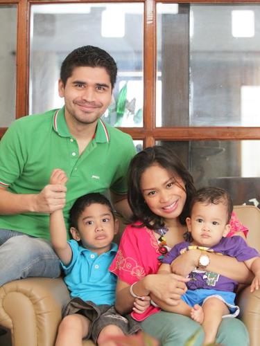 Cerita Cinta Rizky Hanggono Roro Hanggono News Entertainment Fimela Com