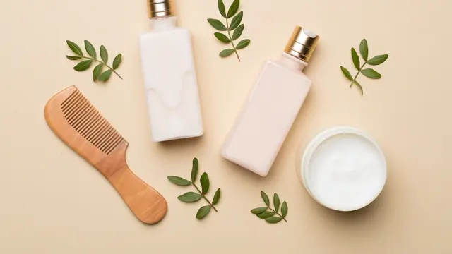 Tips Memilih Shampo Sesuai dengan Jenis dan Masalah Rambut Rontok, Biar Hasil Perawatan Makin Maksimal!