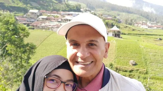 Anniversary Pernikahan ke-7, Ini 6 Potret Mark Sungkar dan Istri yang Makin Mesra