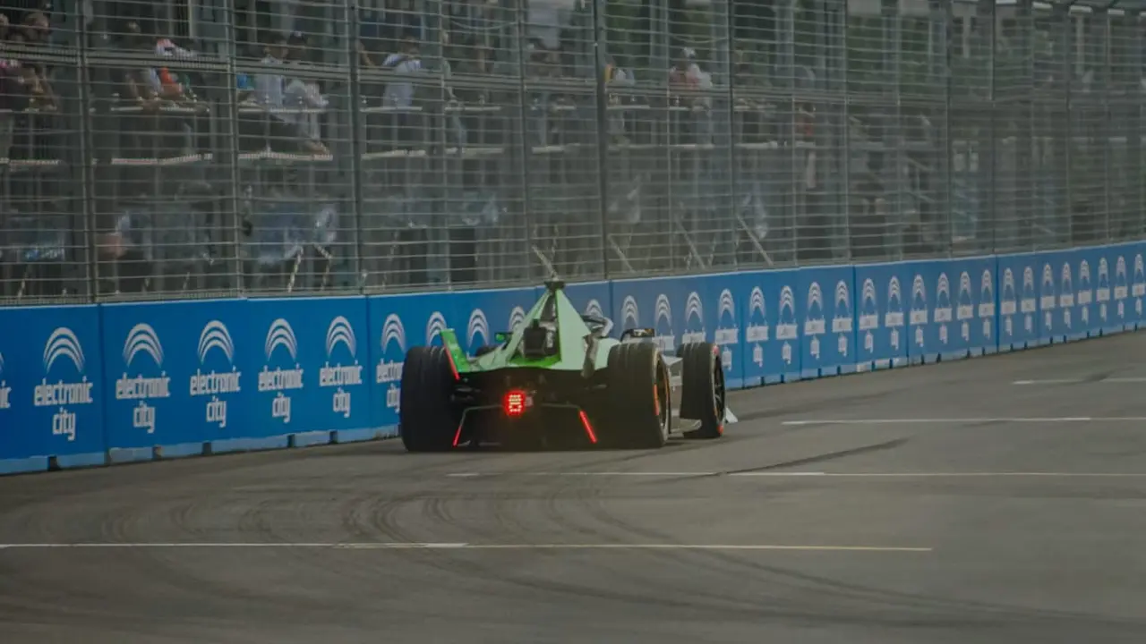 Suasana balasan GulaVit Jakarta E-Prix Formula E 2023