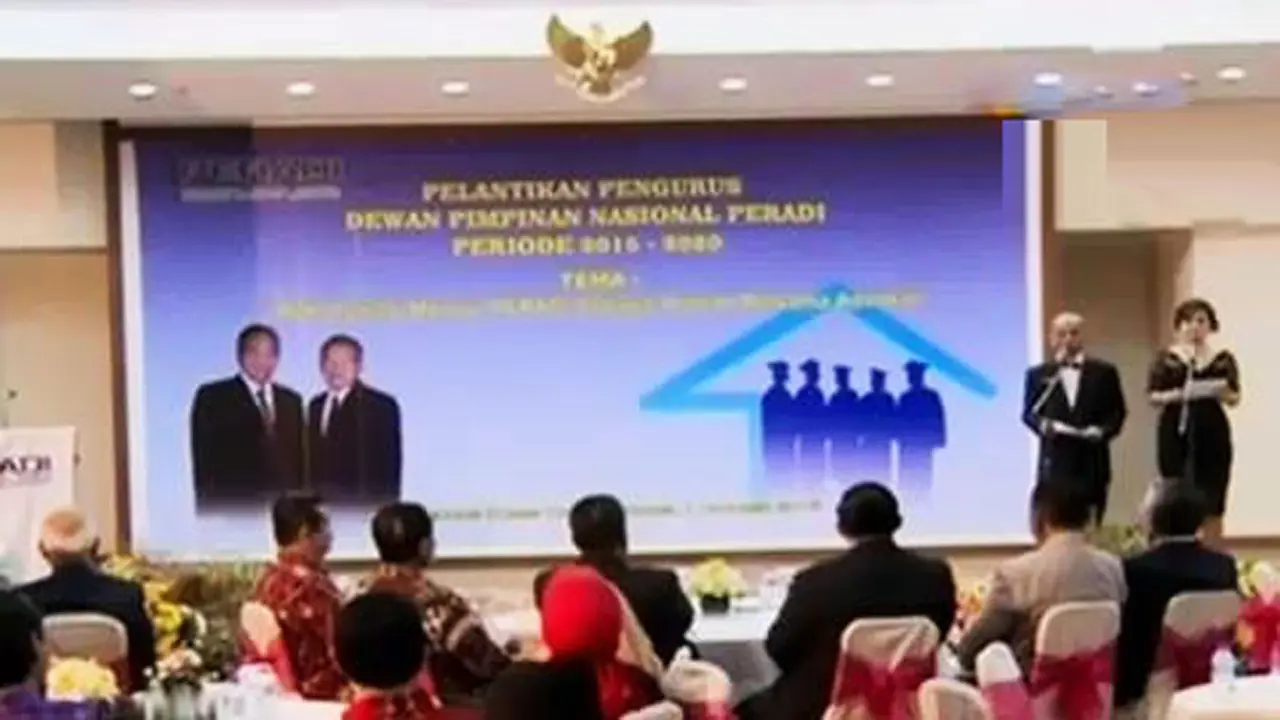 Segmen 2: Unjuk Rasa Korban PHK hingga Ketua Umum Peradi