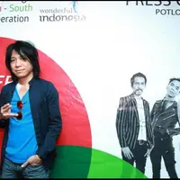 Abdee Slank sempat dikabarkan akan masuk dalam kursi pemerintahan. Mulai dari tim sukses Jokowi, hingga menjadi calon direktur badan ekonomi kreatif.