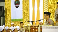 Acara zikir bareng yang digagas Polrestabes Surabaya. (Dian Kurniawan/Liputan6.com)