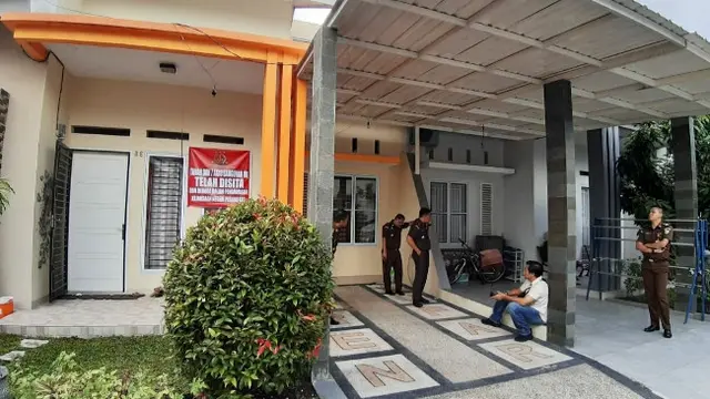 Rumah bandar narkoba disita Kejari Pekanbaru sebagai barang bukti tindak pidana pencucian uang.