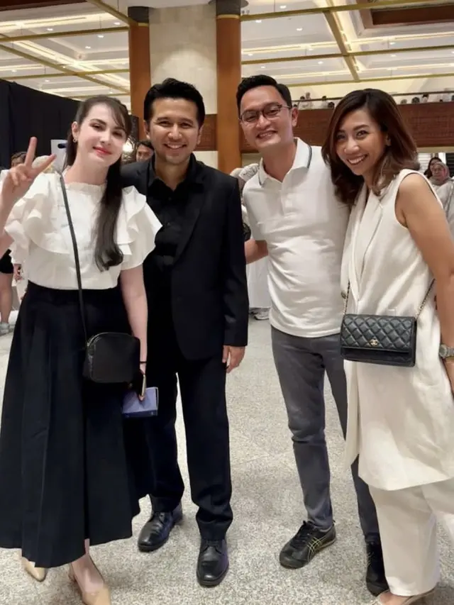 Arumi Bachsin saat Nonton Konser.