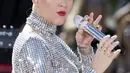 Seperti yang diketahui bahwa Katy selama ini memang menggunakan Twitternya untuk sarana berkomunikasi dengan para penggemar. Bahkan ia sempat diperbincangkan di Twitter, terutama saat penampilannya di Super Bowl tahun 2015. (AFP/Bintang.com)