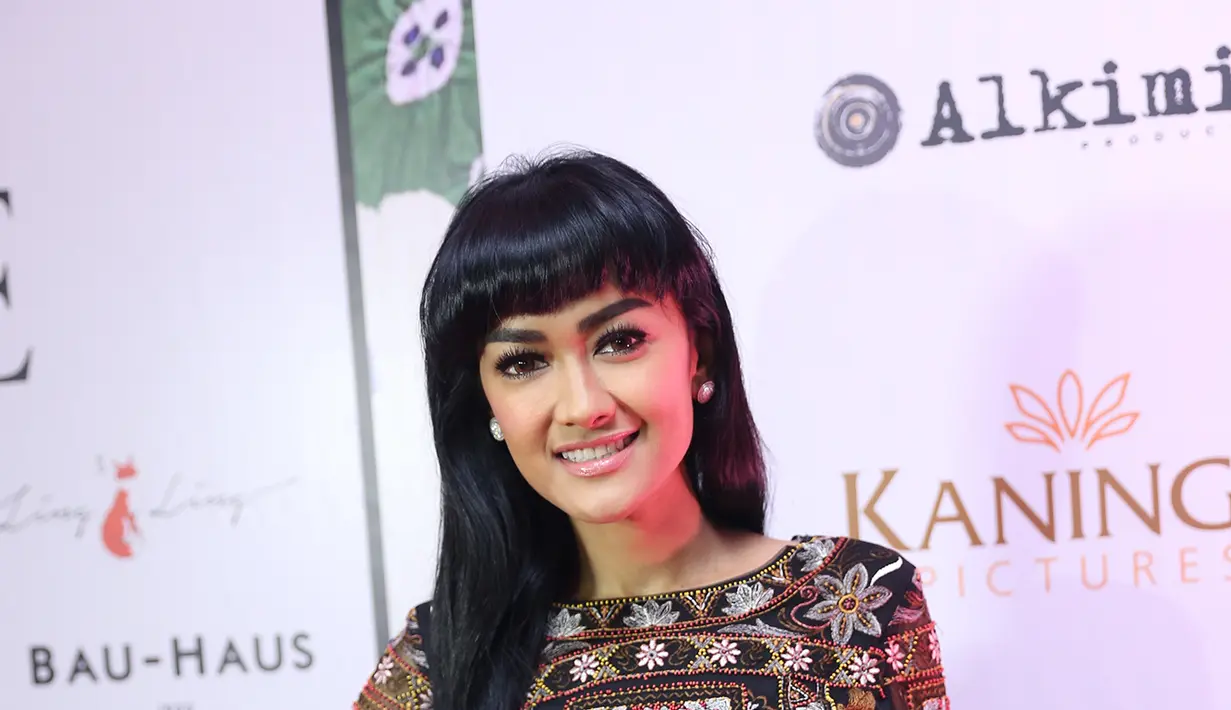 Nia Anggia memberi keterangan perihal kondisi terbaru Julia Perez | ( foto : Andy Masela/Bintang.com)