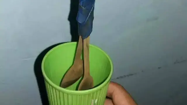 8 Potret Cara Nyeleneh Orang Bikin Minuman Ini Malah Makin Susah