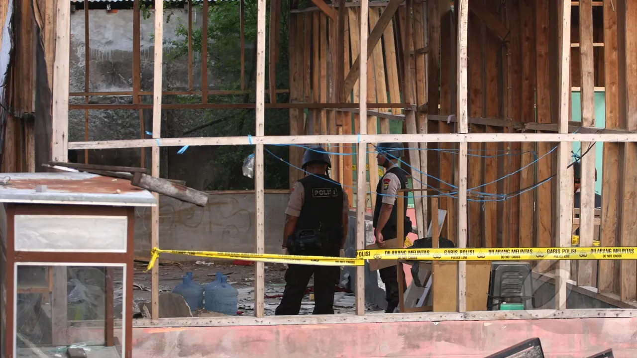 Polisi Sisir Lokasi Ledakan Bom di Tanah Abang